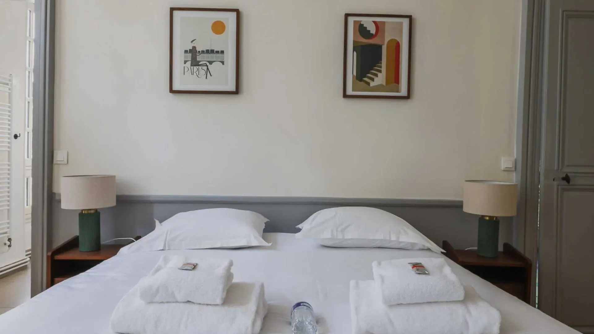 Exceptional - 2br-4p- Notre-dame Cathedral Apartment